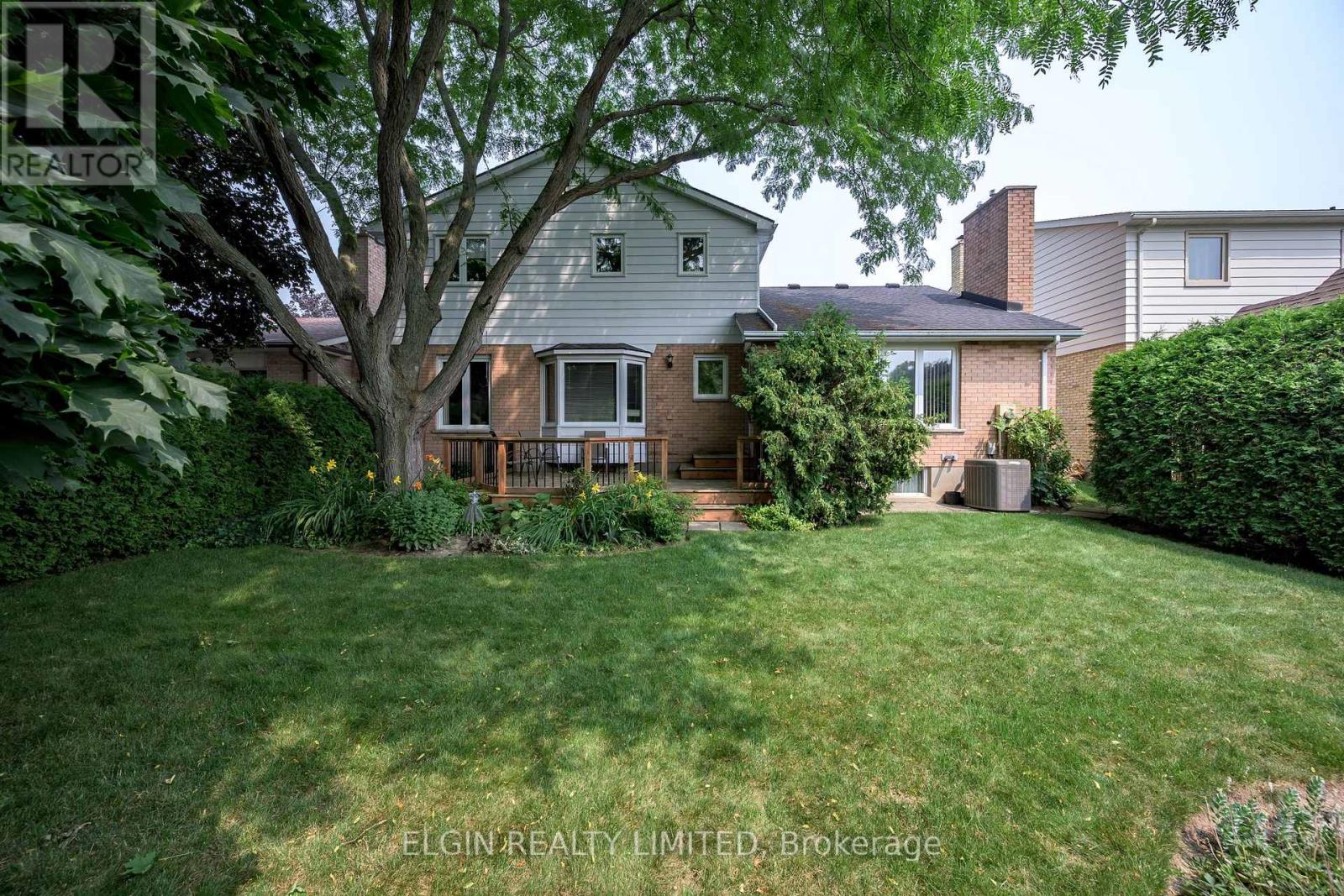 16 Massey Drive, St. Thomas, Ontario  N5R 5M6 - Photo 7 - X13662640