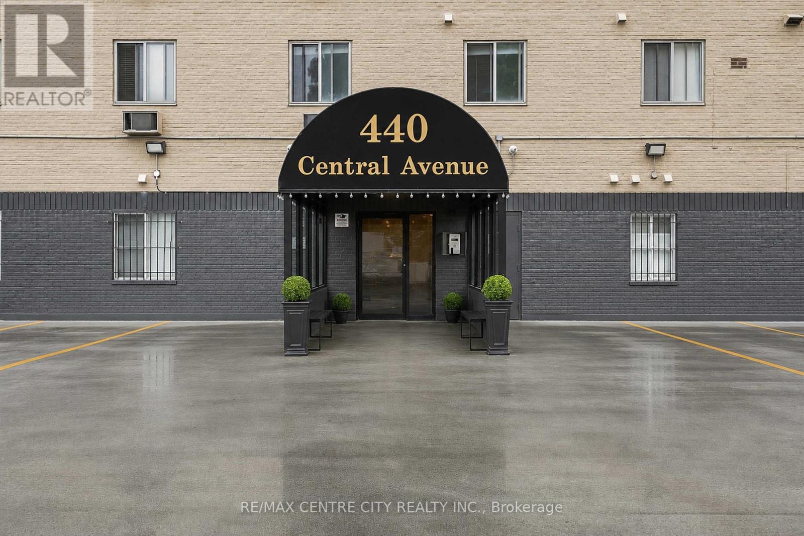 405 - 440 CENTRAL AVENUE, London East, Ontario