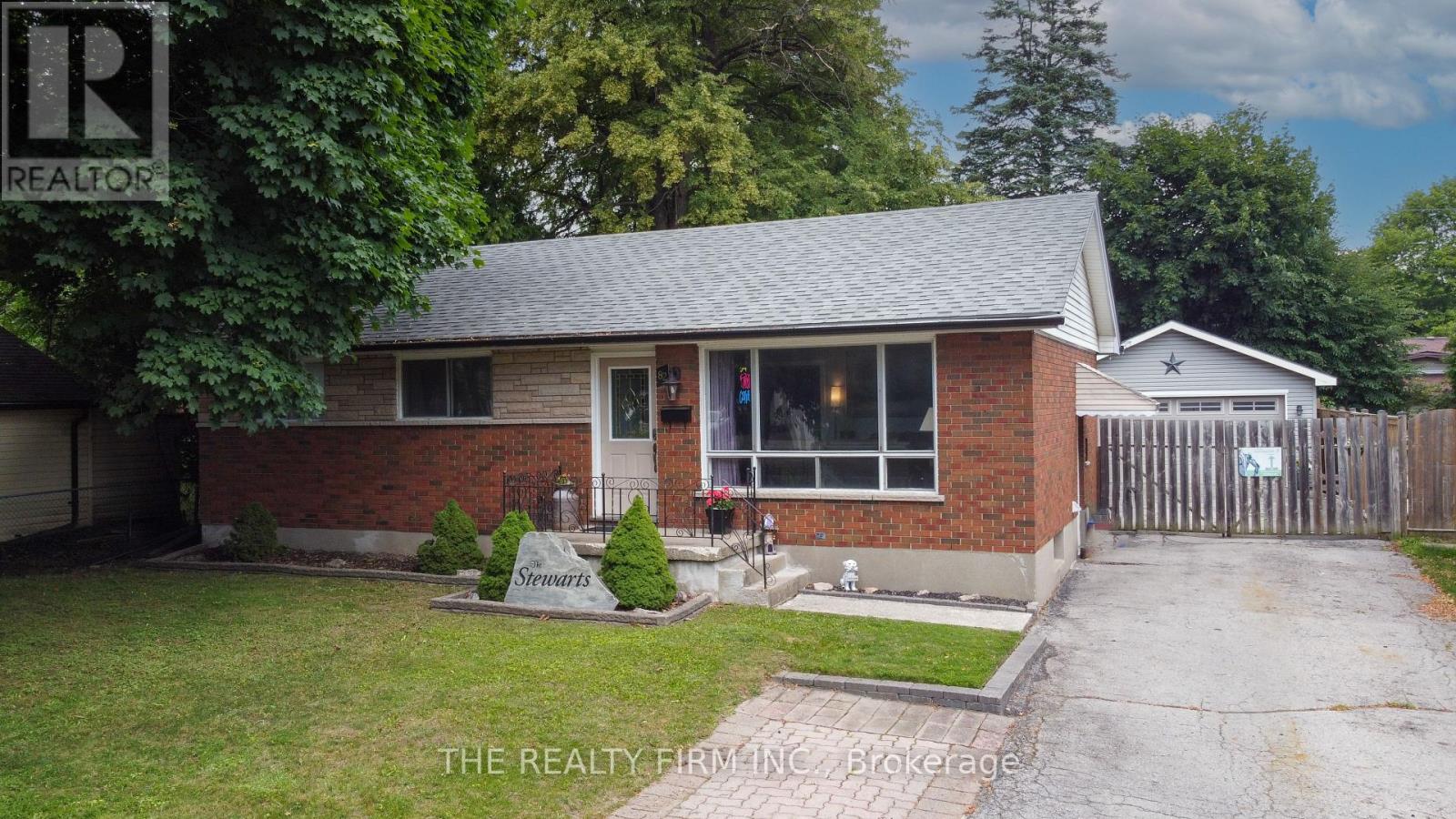 82 LANGTON ROAD, London East, Ontario