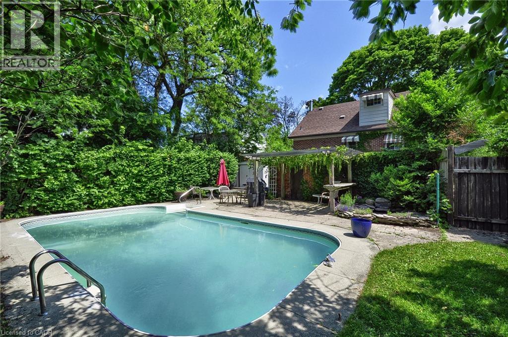 285 Albert Street, Waterloo, Ontario  N2L 3T9 - Photo 3 - 40849396
