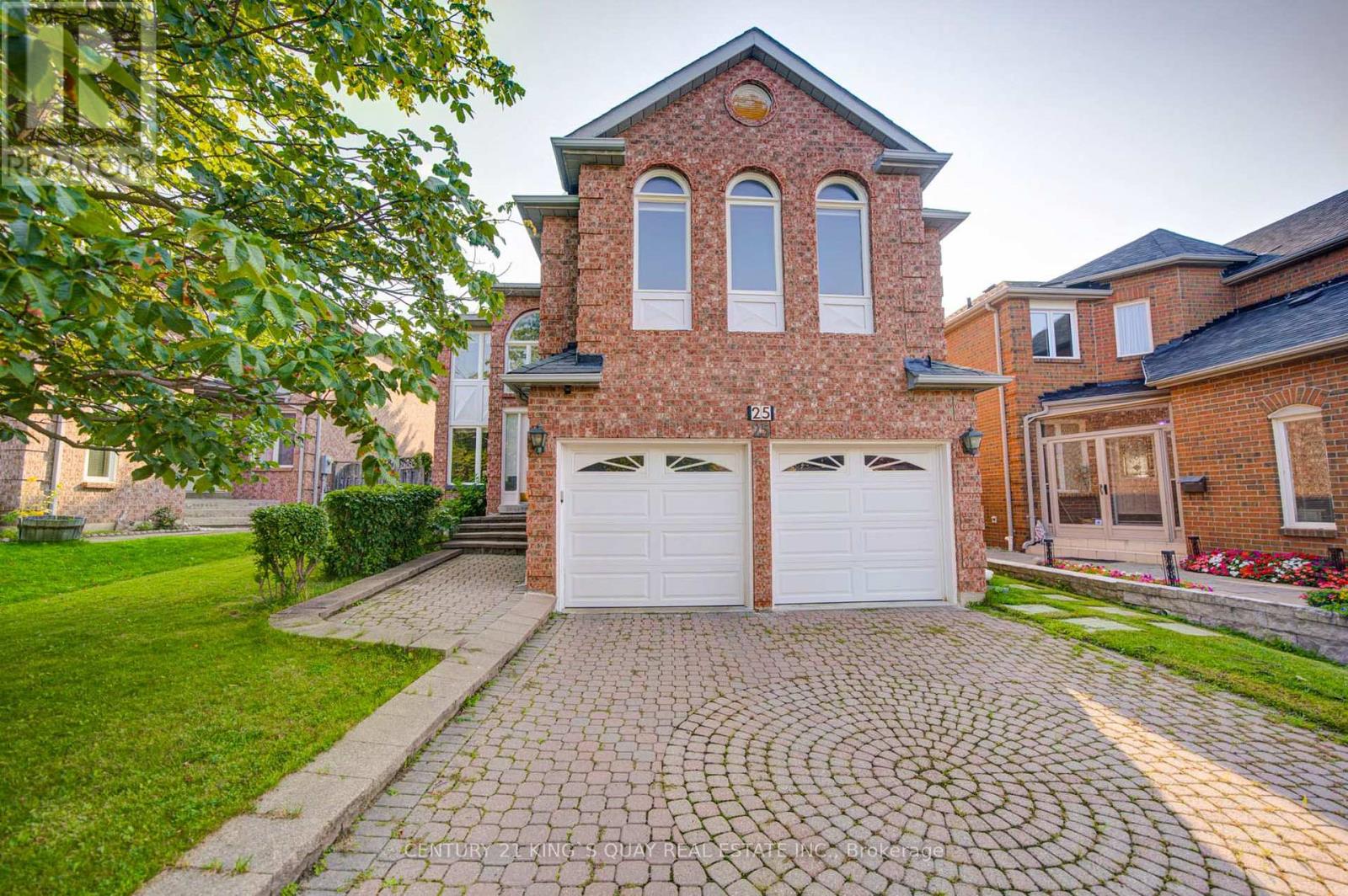 25 WESTMORELAND COURT, Markham, Ontario