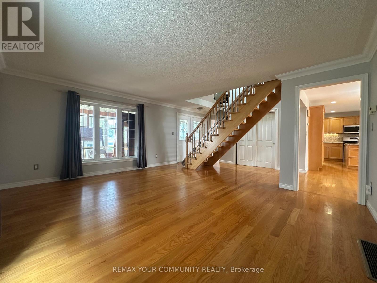 203 Lake Drive E, Georgina, Ontario  L4P 3E9 - Photo 14 - N13662838