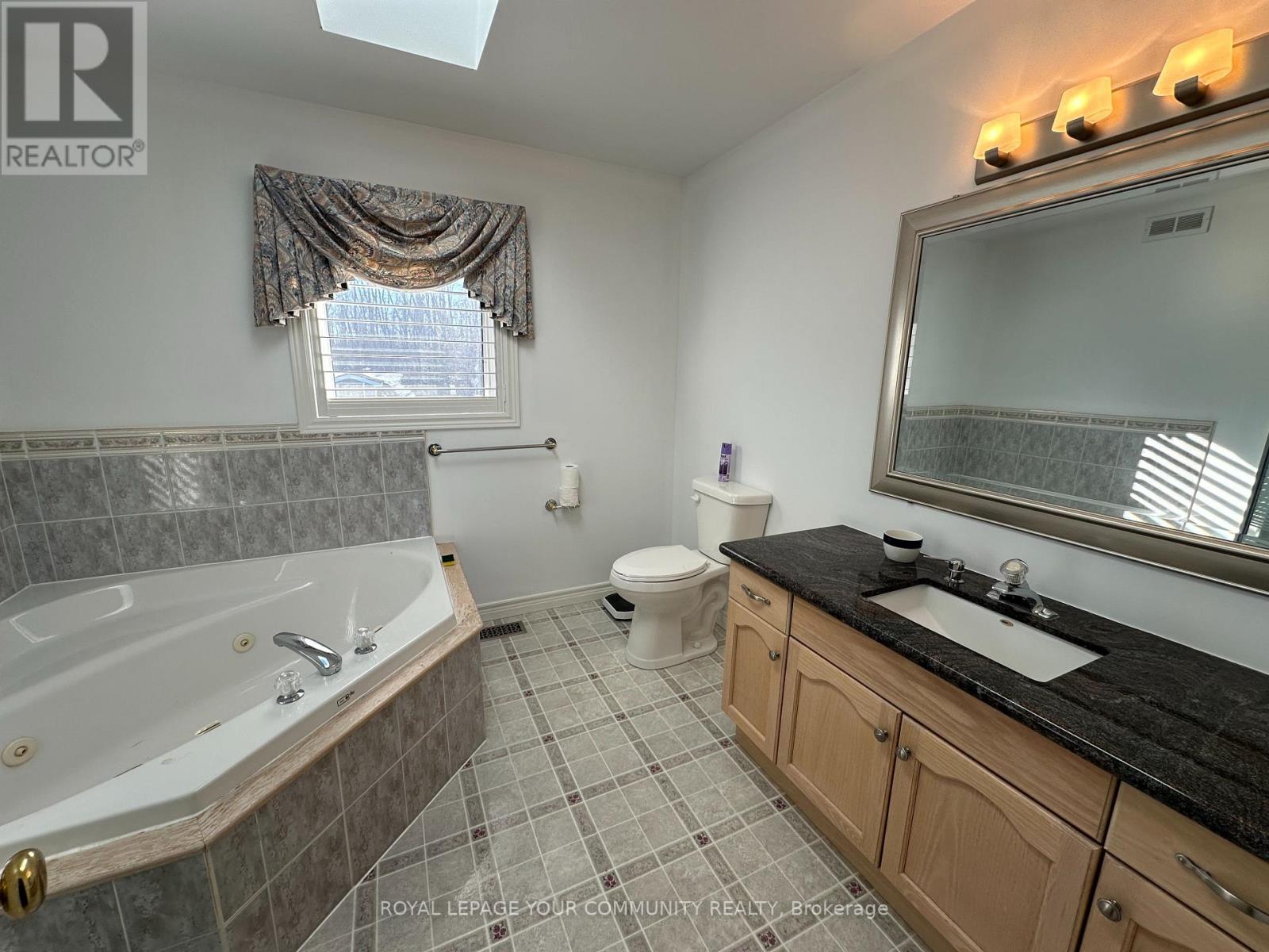 203 Lake Drive E, Georgina, Ontario  L4P 3E9 - Photo 31 - N13662838