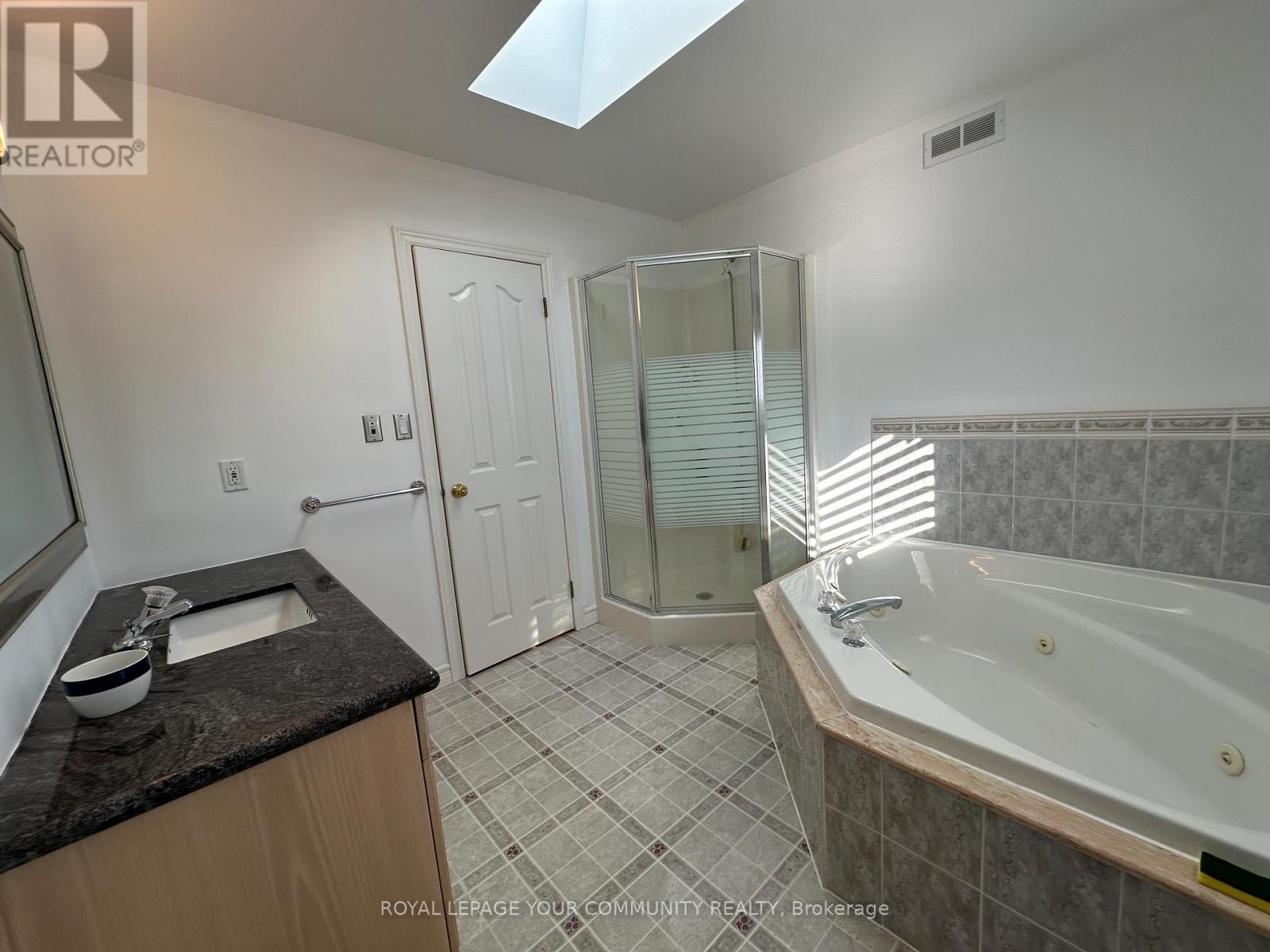 203 Lake Drive E, Georgina, Ontario  L4P 3E9 - Photo 32 - N13662838