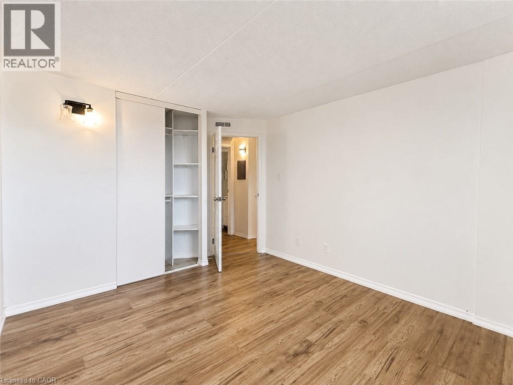 266 Overlea Drive Unit# 402, Kitchener, Ontario  N2M 5N2 - Photo 9 - 40853150