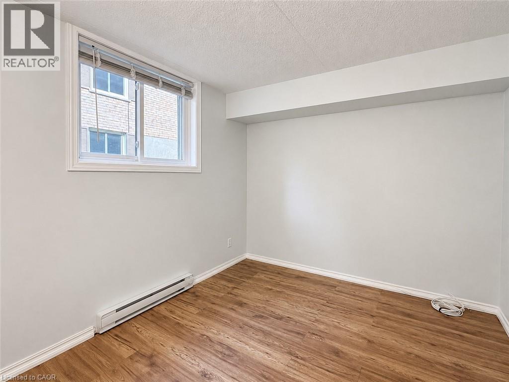 266 Overlea Drive Unit# 402, Kitchener, Ontario  N2M 5N2 - Photo 10 - 40853150