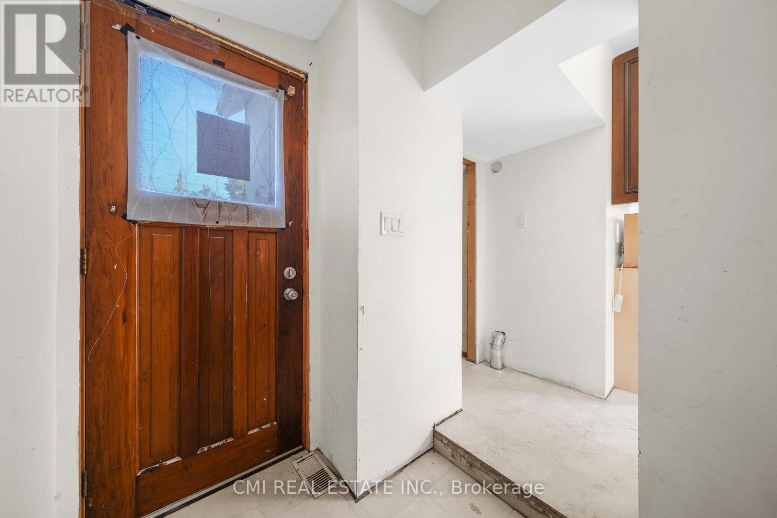 43 Perry Street, Barrie, Ontario  L4N 2G2 - Photo 17 - S13662796