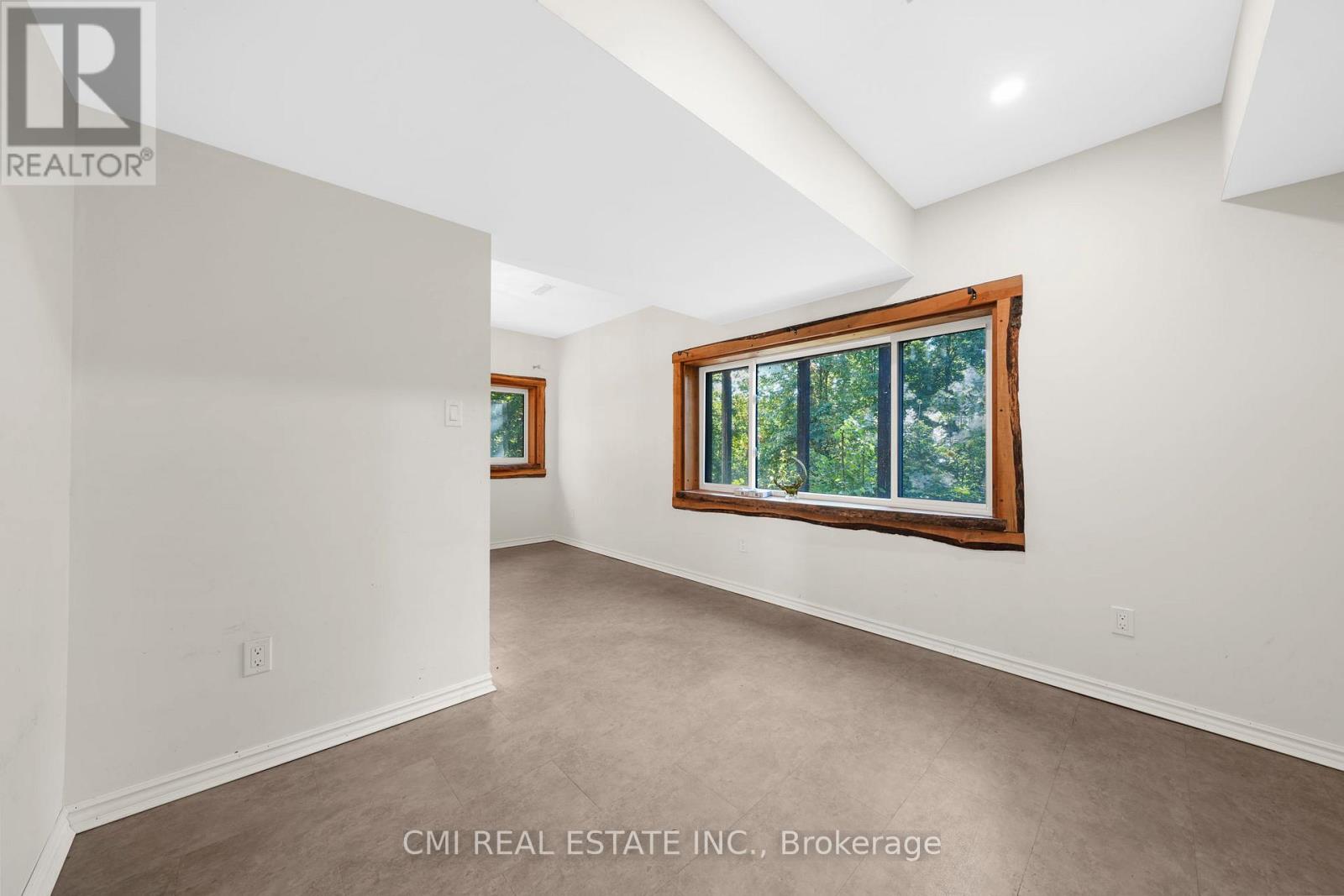 43 Perry Street, Barrie, Ontario  L4N 2G2 - Photo 32 - S13662796