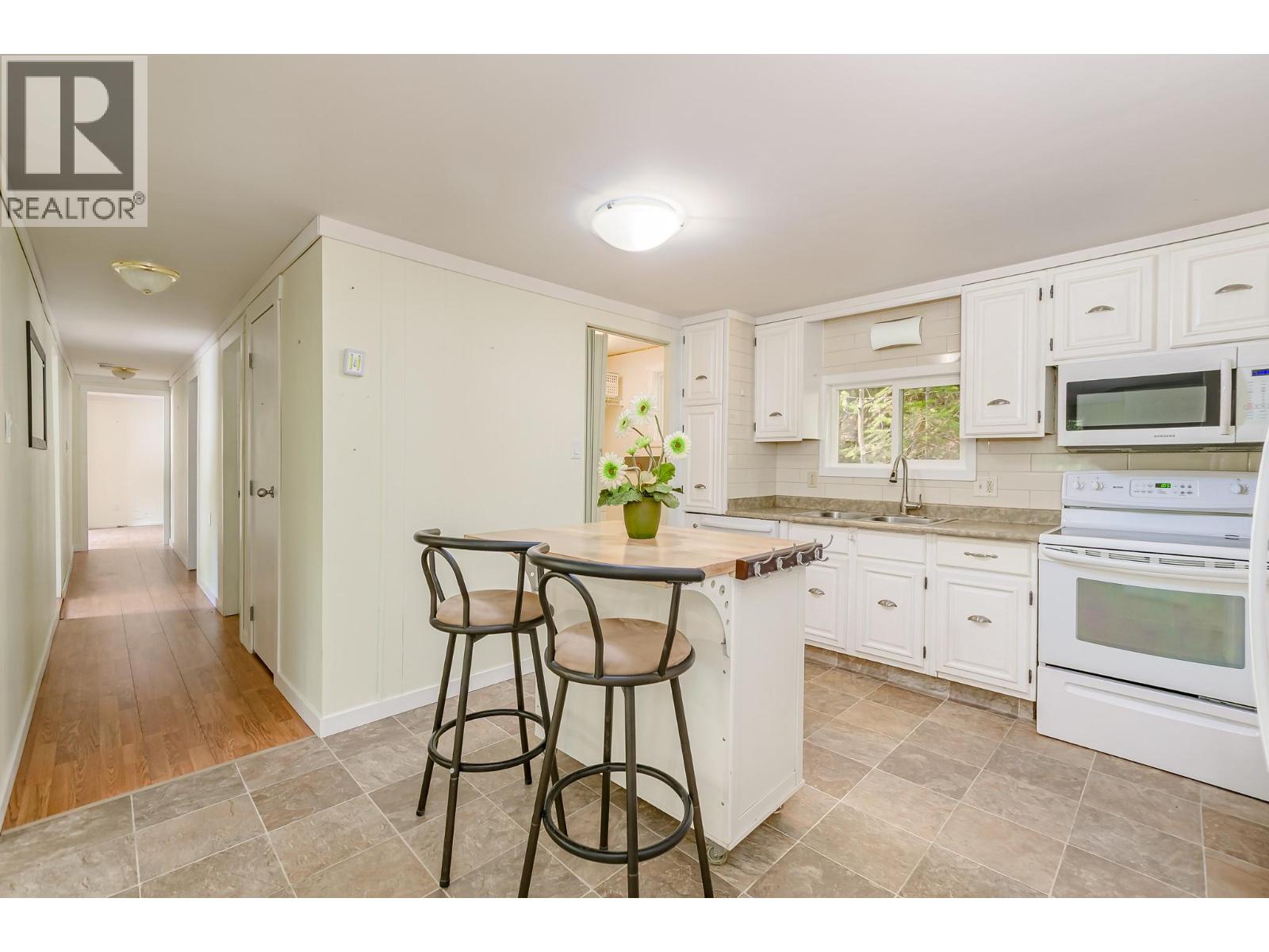 2036 Solsqua-Sicamous Road Unit# 8, Sicamous, British Columbia  V0E 2V4 - Photo 5 - 10397429