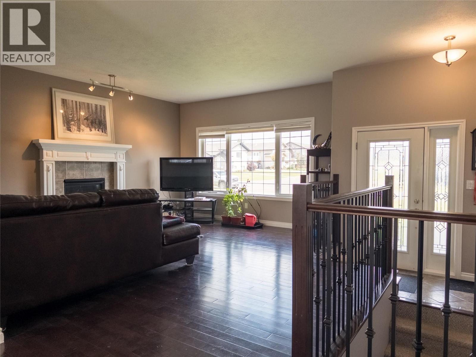 8705 18 Street, Dawson Creek, British Columbia  V1G 0B3 - Photo 3 - 10397466