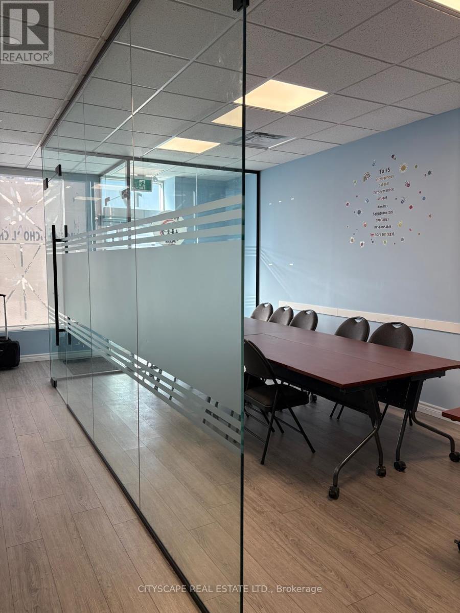 17 - 1235 Queensway Way E, Mississauga, Ontario L4Y 0G4 - Photo 3 - W13662704