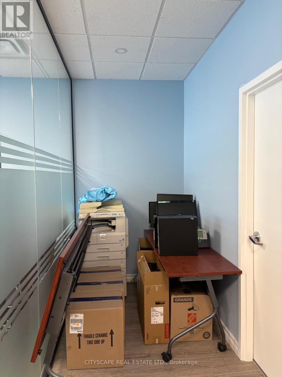 17 - 1235 Queensway Way E, Mississauga, Ontario L4Y 0G4 - Photo 4 - W13662704