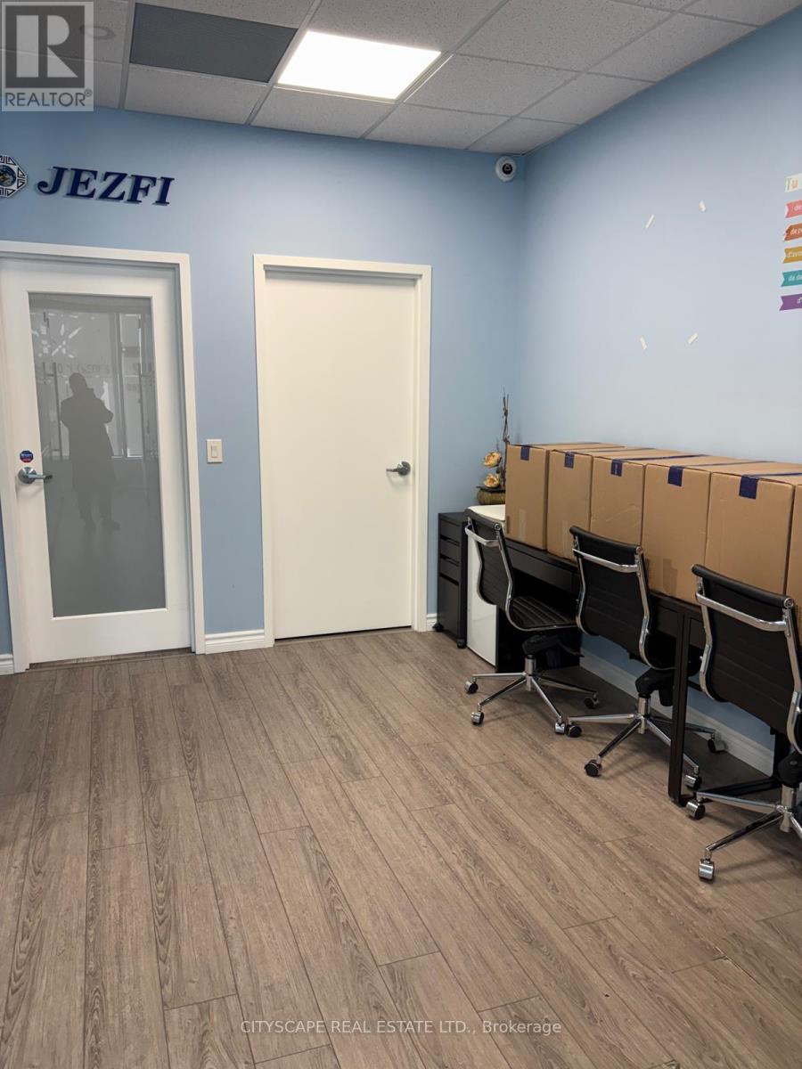 17 - 1235 Queensway Way E, Mississauga, Ontario L4Y 0G4 - Photo 7 - W13662704