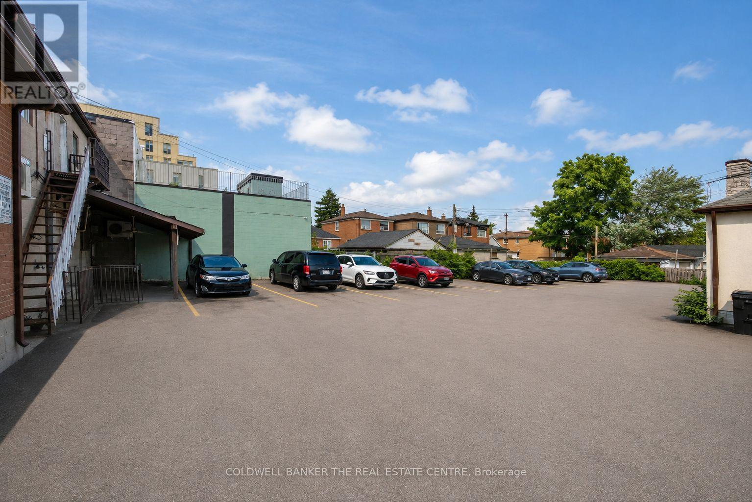 2236 Eglinton Avenue W, Toronto, Ontario M6E 2L3 - Photo 11 - W13662712