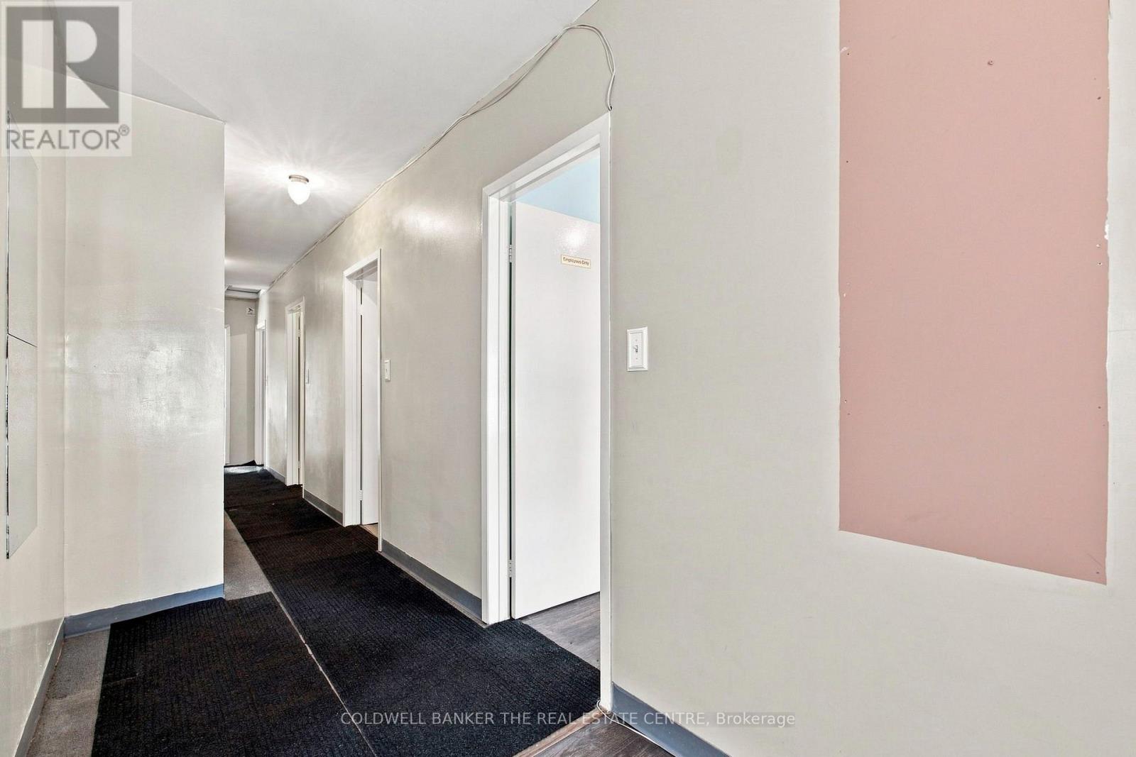 2236 Eglinton Avenue W, Toronto, Ontario M6E 2L3 - Photo 3 - W13662712