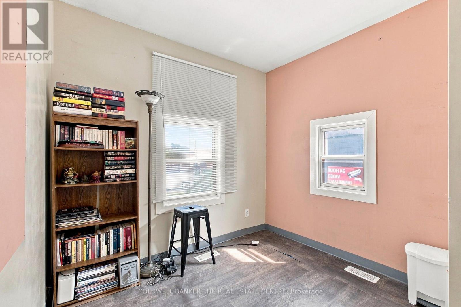 2236 Eglinton Avenue W, Toronto, Ontario M6E 2L3 - Photo 7 - W13662712