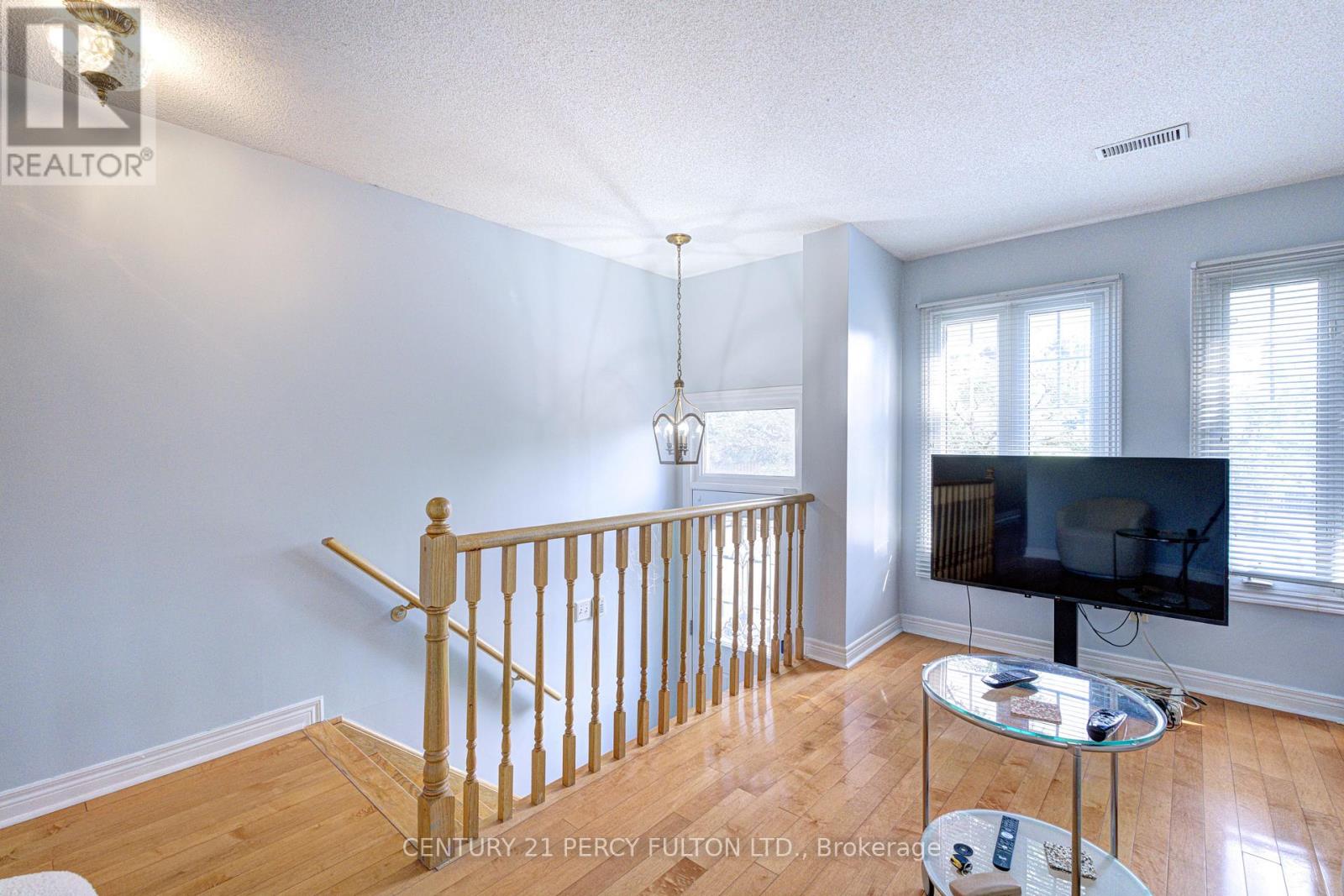 17 - 800 Dundas Street W, Mississauga, Ontario L5C 4S8 - Photo 3 - W13662742