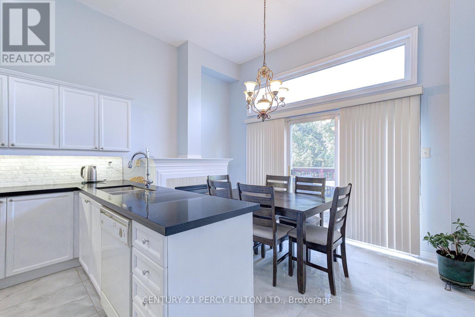 17 - 800 Dundas Street W, Mississauga, Ontario L5C 4S8 - Photo 7 - W13662742