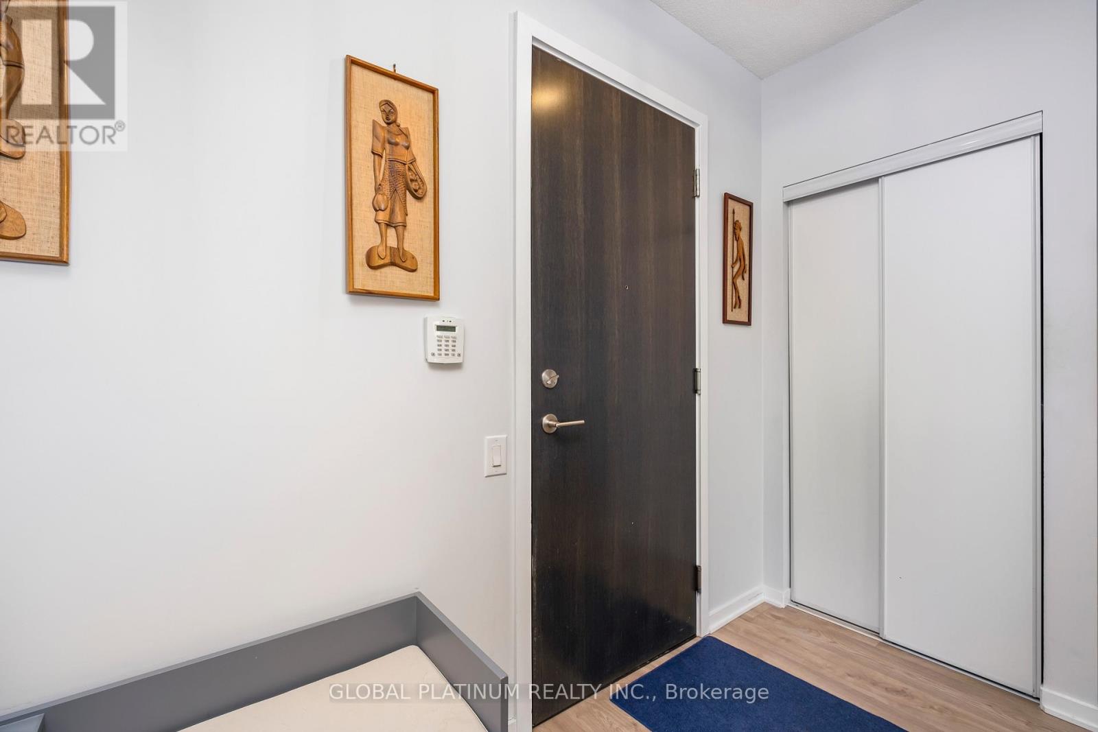 2014 - 105 The Queensway Way, Toronto, Ontario M6S 5B5 - Photo 23 - W13662770