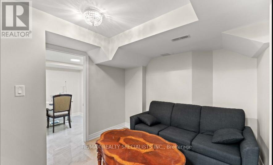 Bsmnt - 88 Showboat Crescent, Brampton, Ontario  L6V 4R4 - Photo 10 - W13662784
