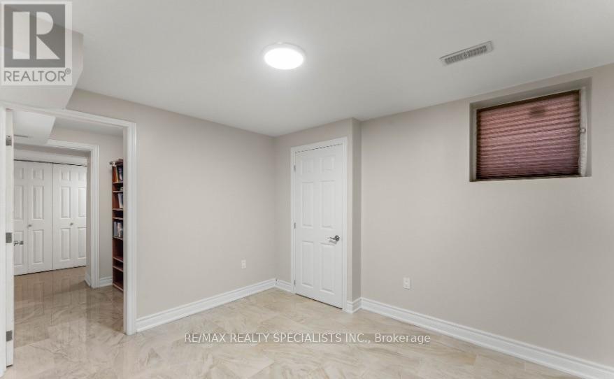 Bsmnt - 88 Showboat Crescent, Brampton, Ontario  L6V 4R4 - Photo 4 - W13662784