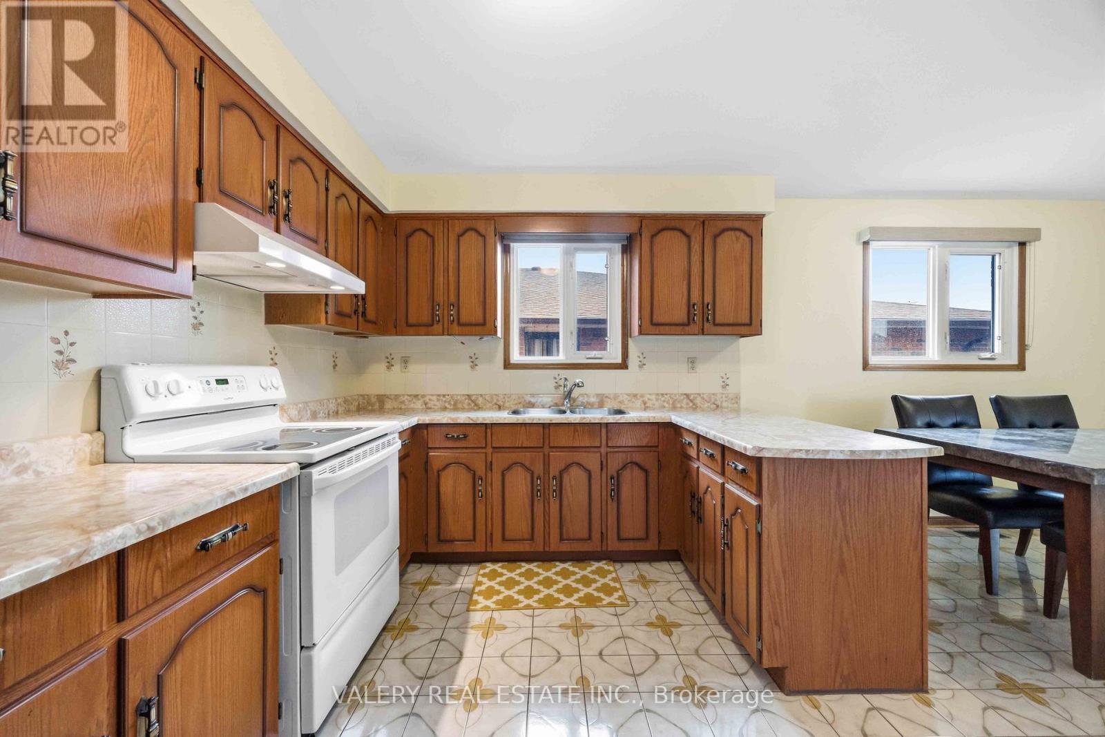 A - Upper - 49 Sentinel Road, Toronto, Ontario  M3J 3E4 - Photo 11 - W13662792