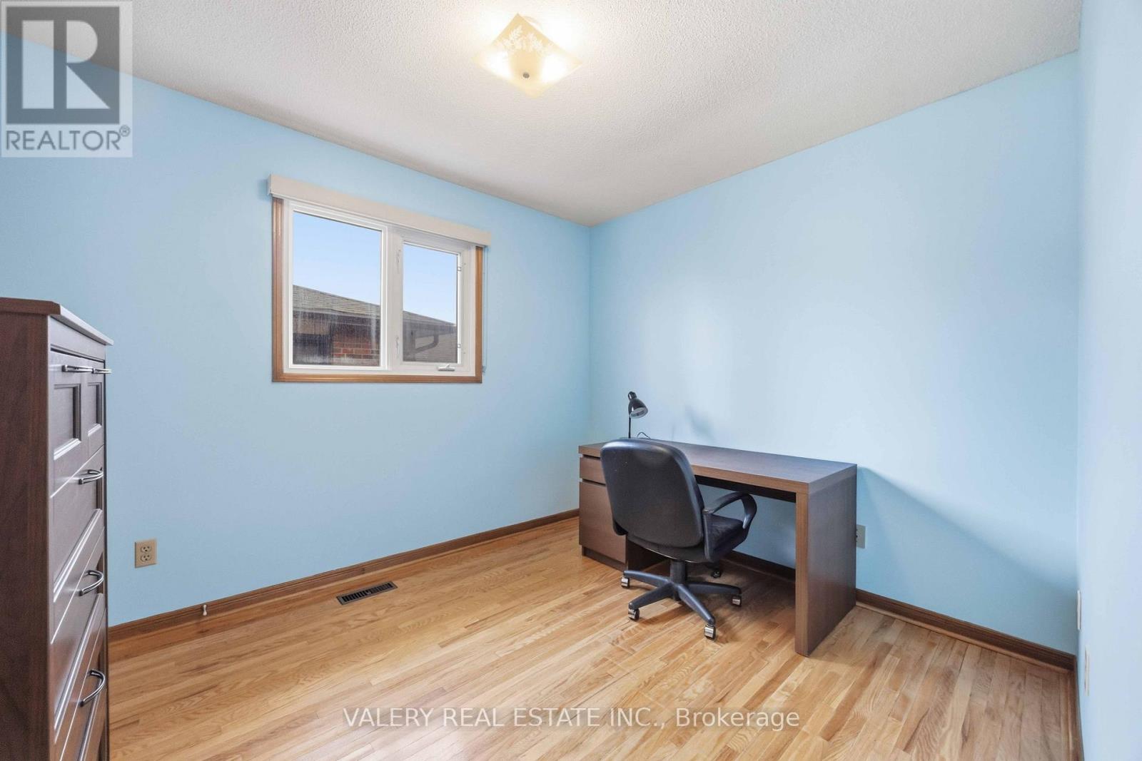A - Upper - 49 Sentinel Road, Toronto, Ontario  M3J 3E4 - Photo 19 - W13662792