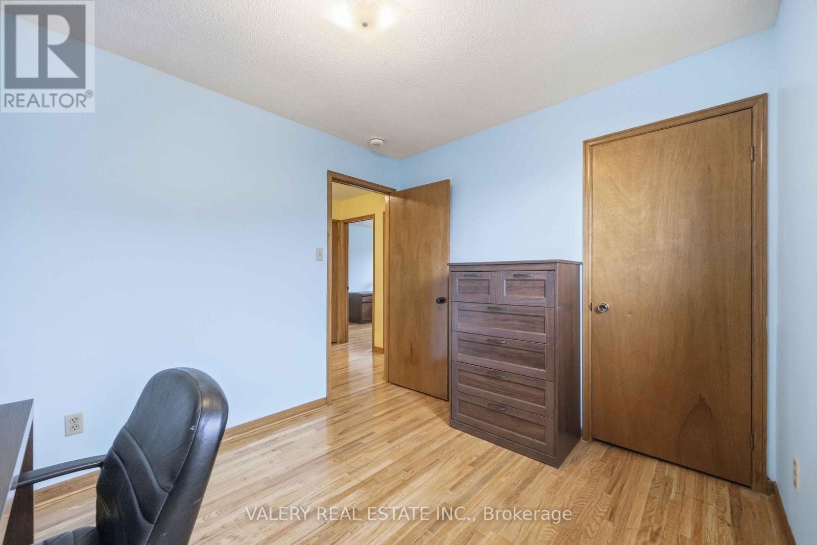 A - Upper - 49 Sentinel Road, Toronto, Ontario  M3J 3E4 - Photo 20 - W13662792