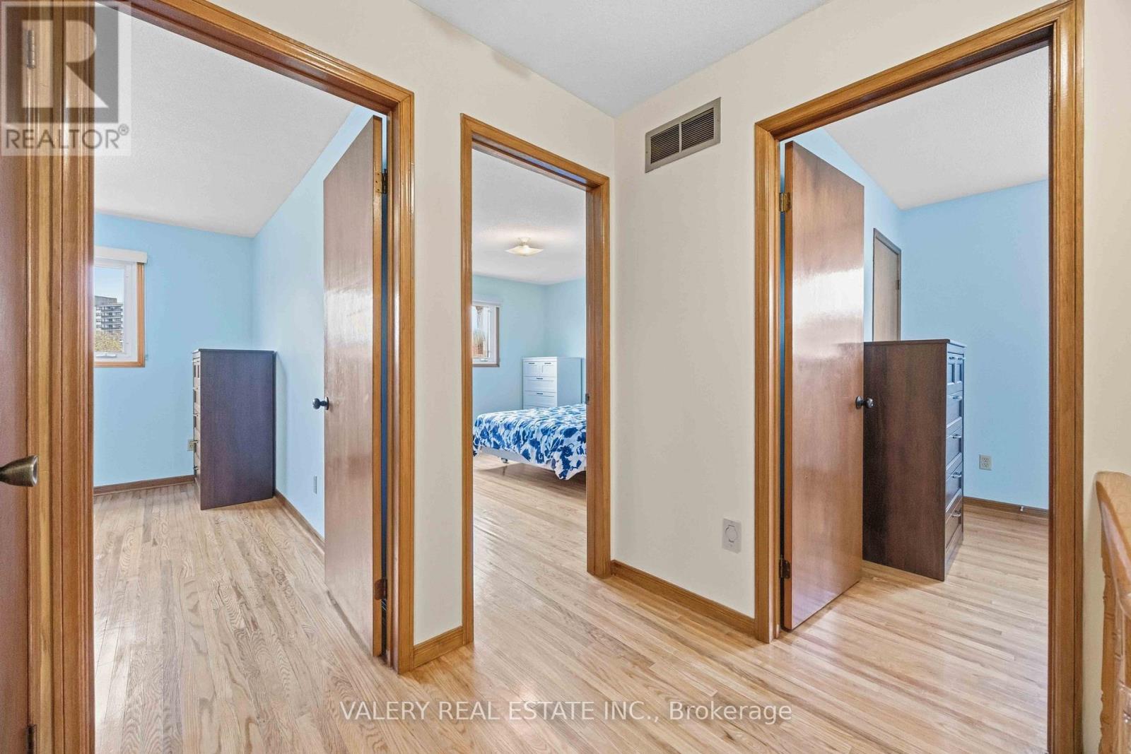 A - Upper - 49 Sentinel Road, Toronto, Ontario  M3J 3E4 - Photo 23 - W13662792