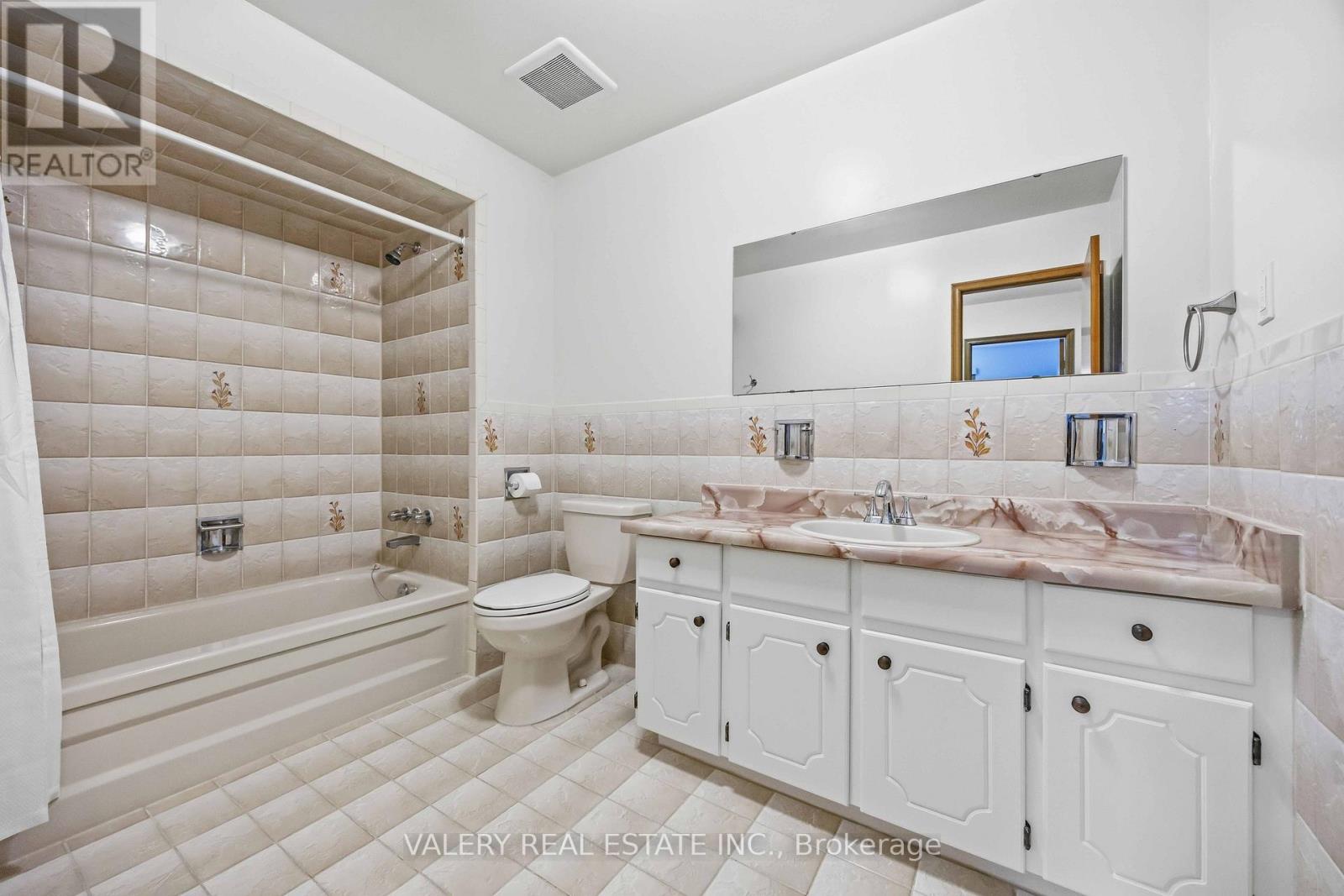 A - Upper - 49 Sentinel Road, Toronto, Ontario  M3J 3E4 - Photo 24 - W13662792