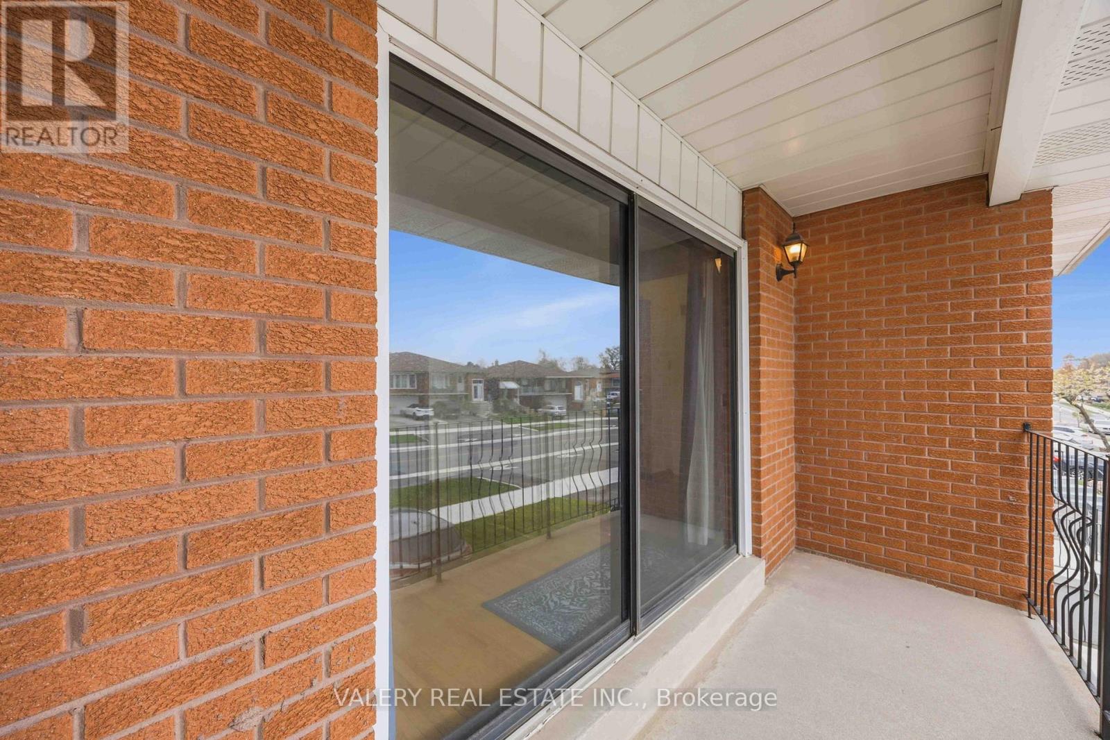 A - Upper - 49 Sentinel Road, Toronto, Ontario  M3J 3E4 - Photo 25 - W13662792