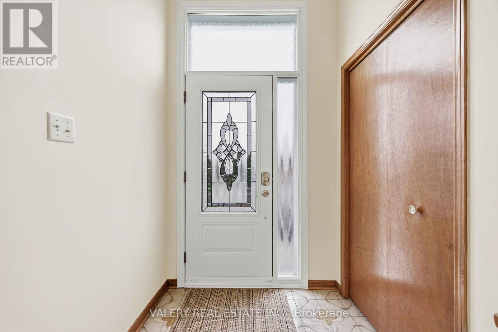 A - Upper - 49 Sentinel Road, Toronto, Ontario  M3J 3E4 - Photo 4 - W13662792
