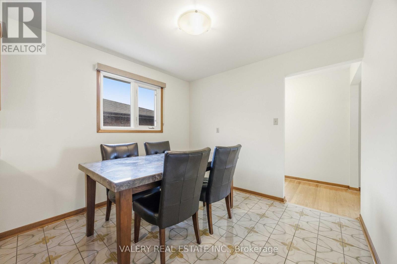 A - Upper - 49 Sentinel Road, Toronto, Ontario  M3J 3E4 - Photo 9 - W13662792