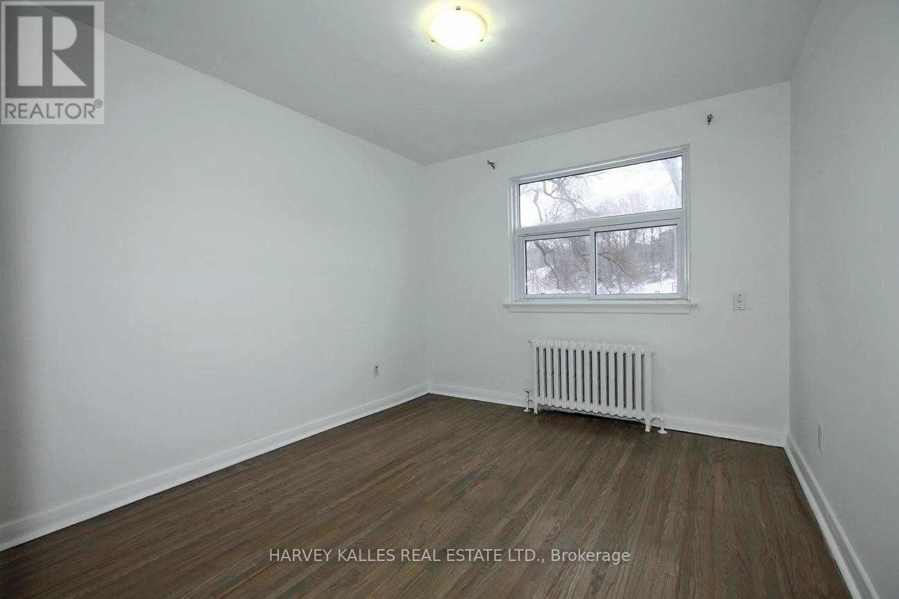 Unit B - 149 Kitchener Avenue, Toronto, Ontario  M6E 2B9 - Photo 8 - W13662880