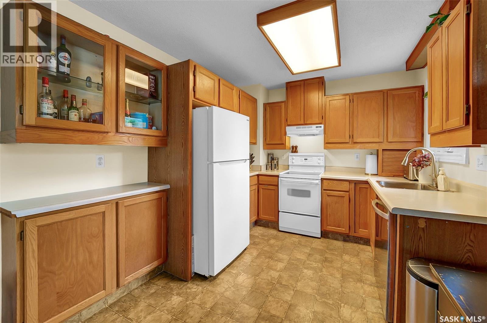 43 120 Acadia Drive, Saskatoon, Saskatchewan  S7H 3V2 - Photo 8 - SK045240