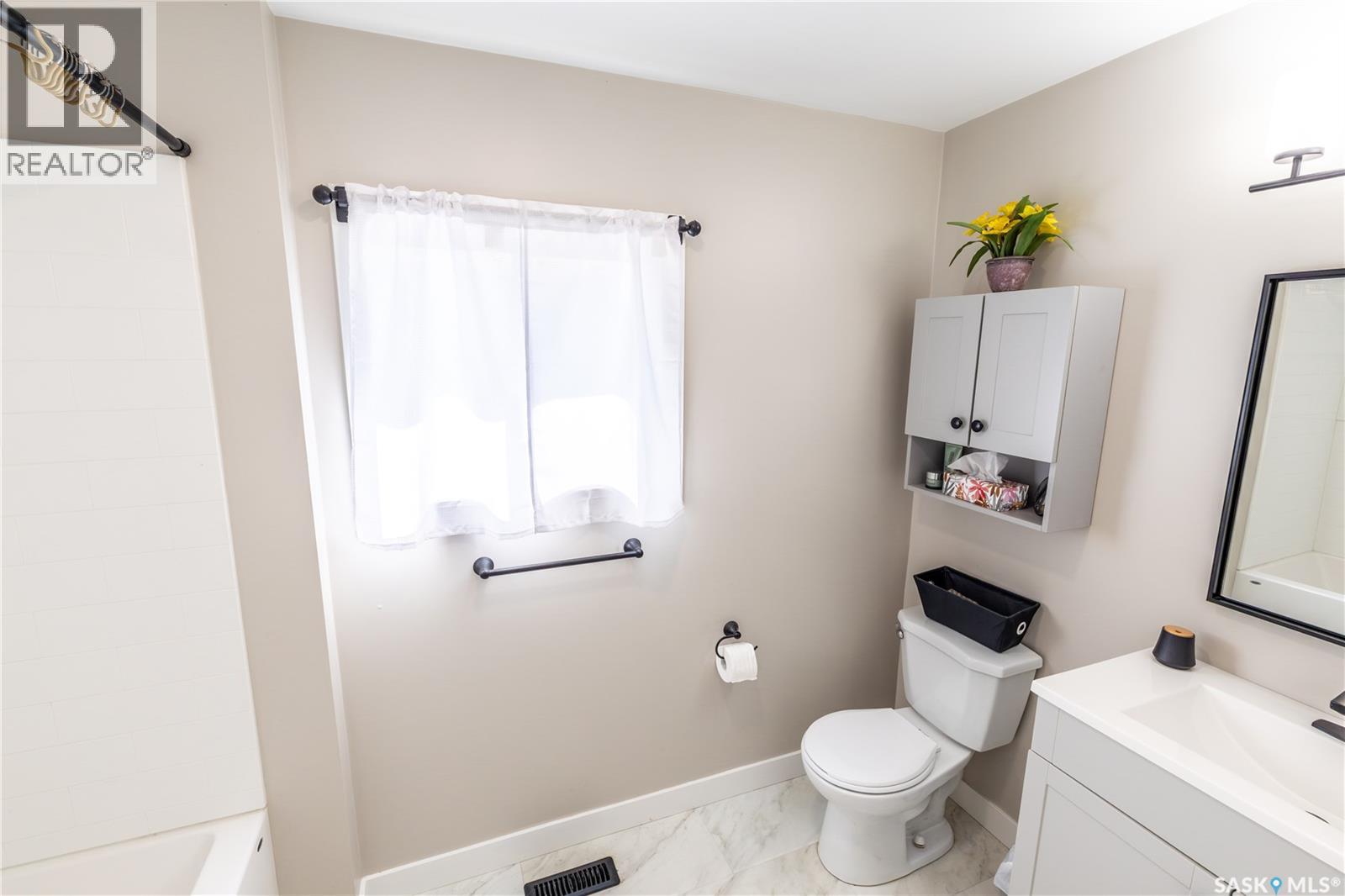 928 Hochelaga Street W, Moose Jaw, Saskatchewan  S6H 2H8 - Photo 13 - SK045173
