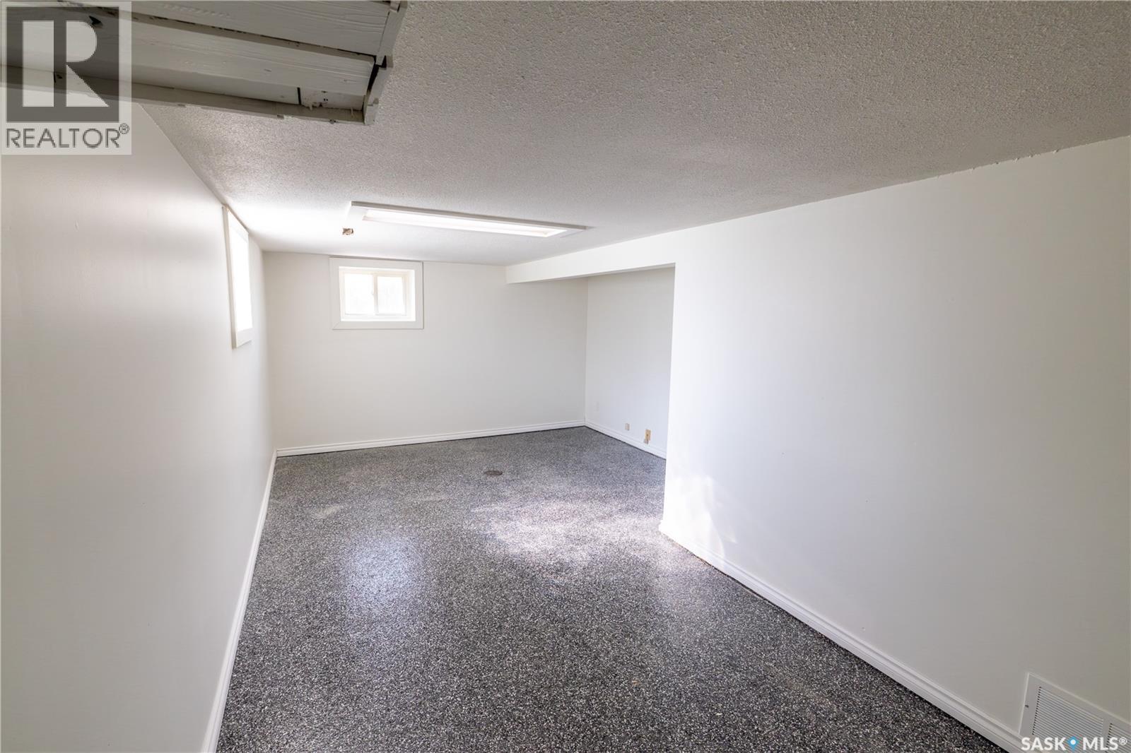 928 Hochelaga Street W, Moose Jaw, Saskatchewan  S6H 2H8 - Photo 26 - SK045173