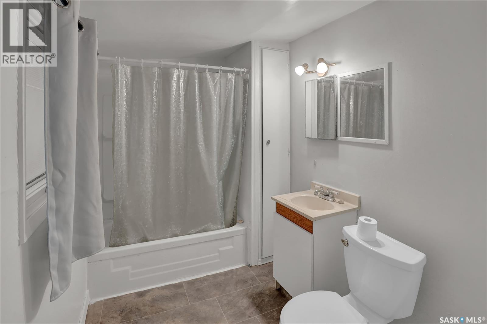 840 Grey Avenue, Moose Jaw, Saskatchewan  S6H 1N1 - Photo 24 - SK045050
