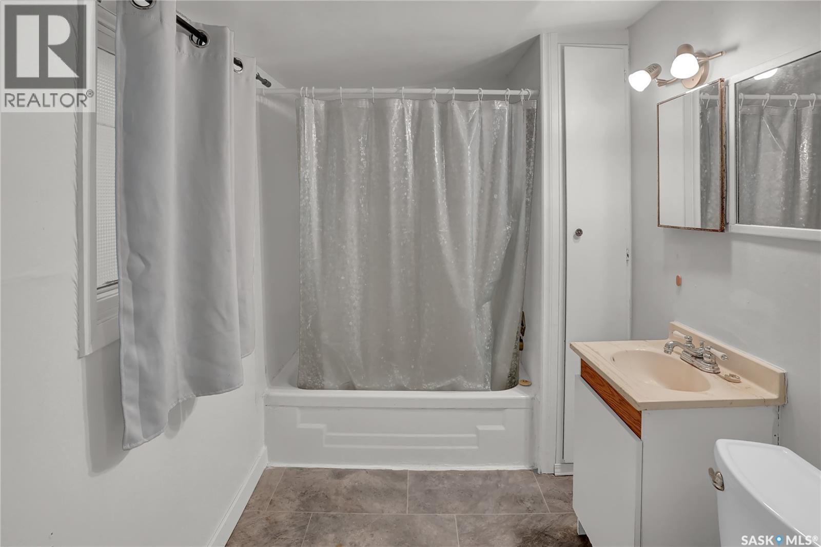 840 Grey Avenue, Moose Jaw, Saskatchewan  S6H 1N1 - Photo 26 - SK045050