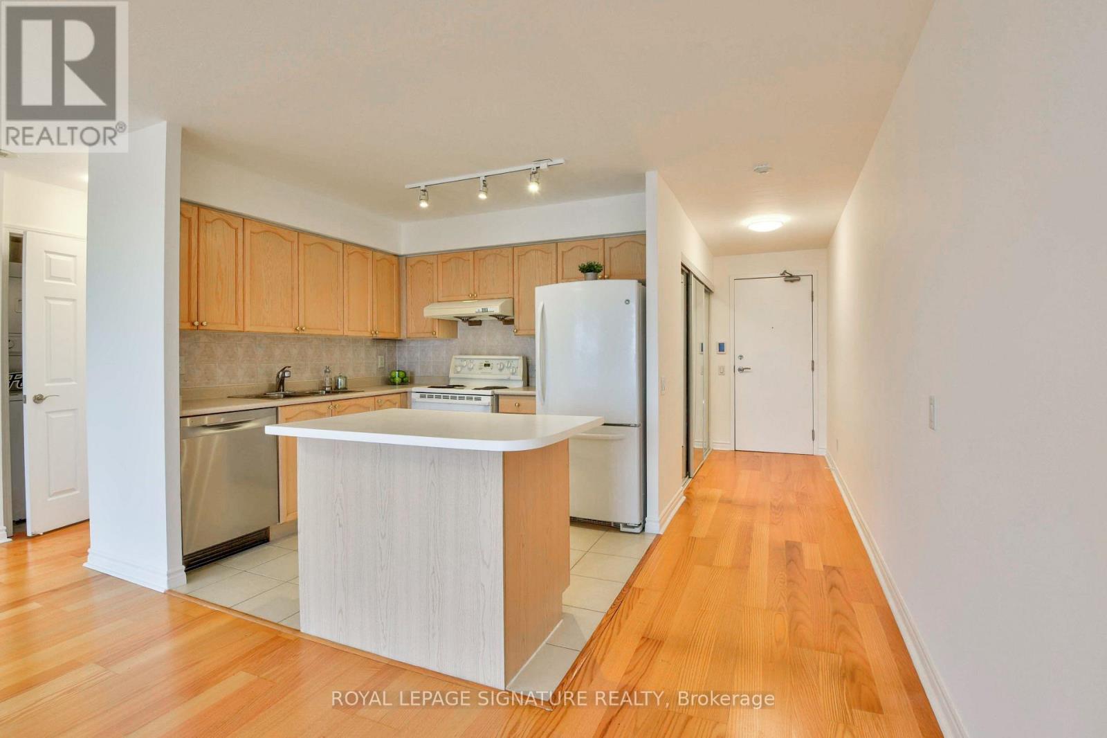 705 - 8 Mondeo Drive, Toronto, Ontario  M1P 5C7 - Photo 13 - E13662588