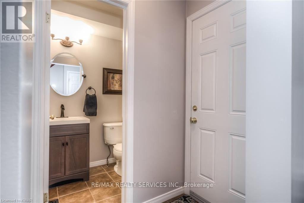 317 Briarmeadow Drive, Kitchener, Ontario  N2A 4L1 - Photo 9 - X13662680