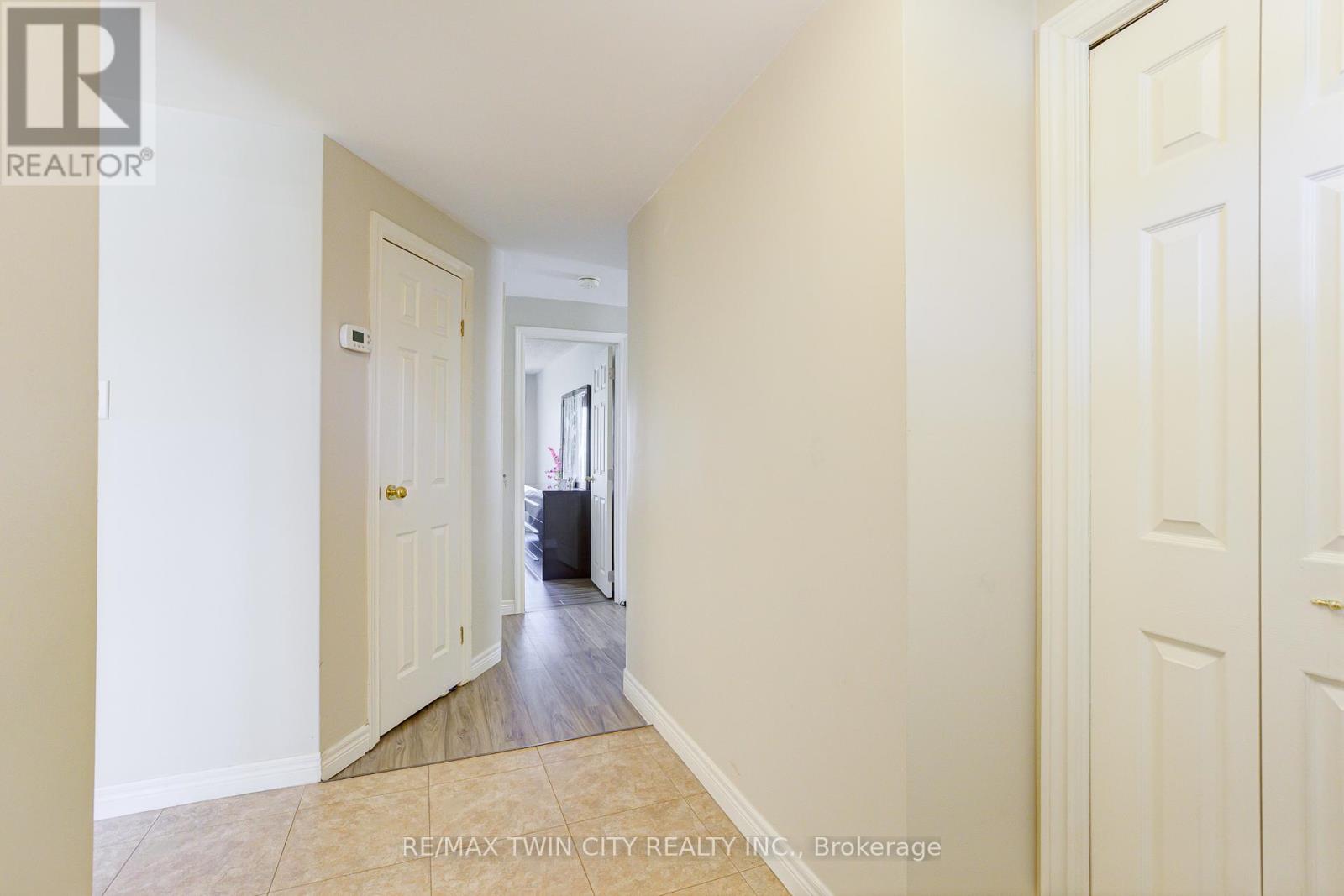 22 Blackhorne Crescent, Kitchener, Ontario  N2E 1T1 - Photo 5 - X13662698