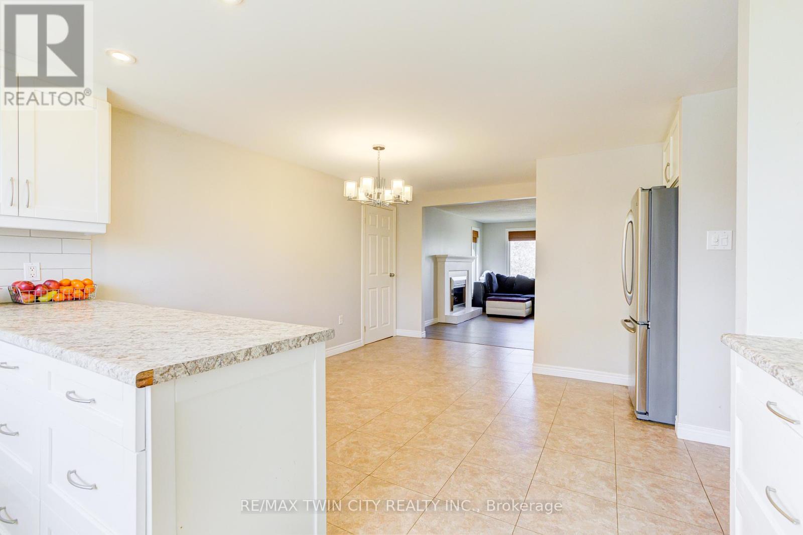 22 Blackhorne Crescent, Kitchener, Ontario  N2E 1T1 - Photo 9 - X13662698
