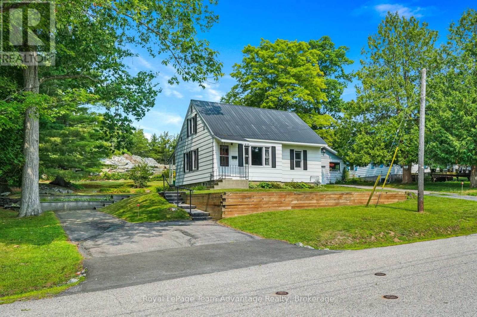 13 BURRITT STREET, parry sound, Ontario