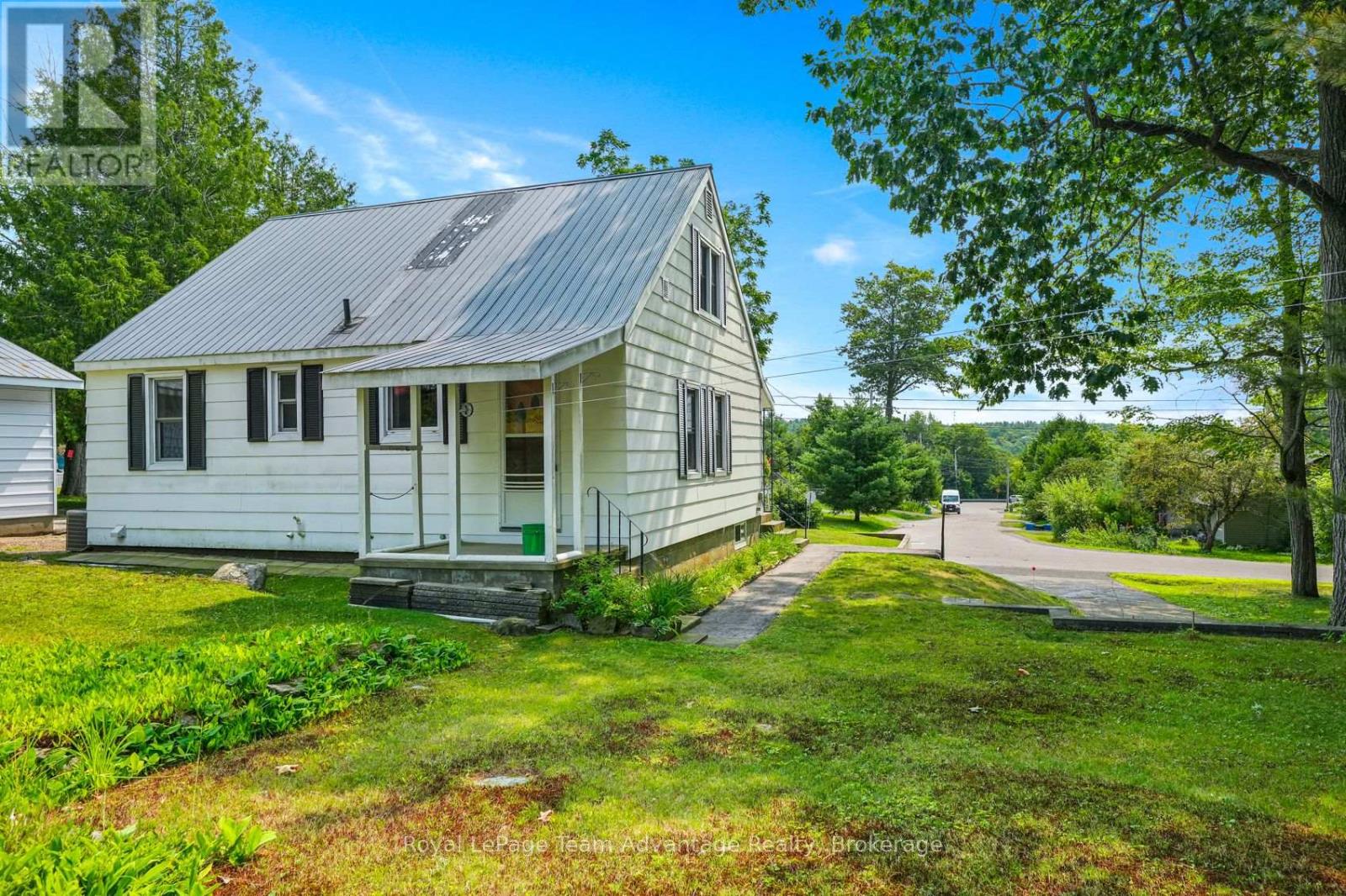 13 Burritt Street, Parry Sound, Ontario  P2A 1N5 - Photo 2 - X13662674