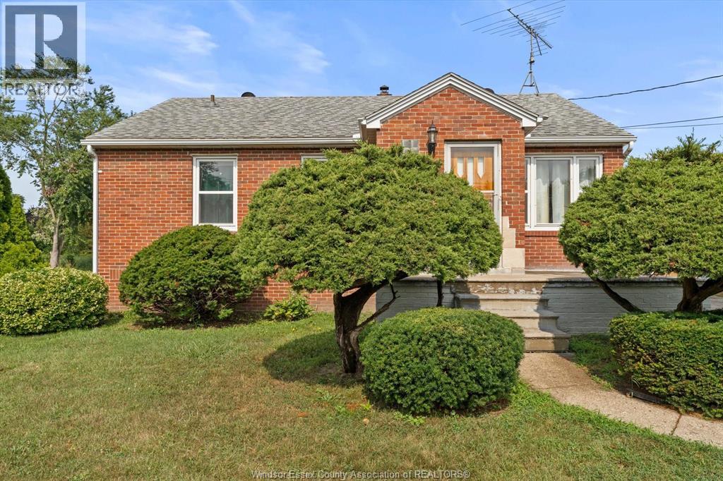 1226 Surrey Drive, Lasalle, Ontario  N9H 1A9 - Photo 2 - 26019515