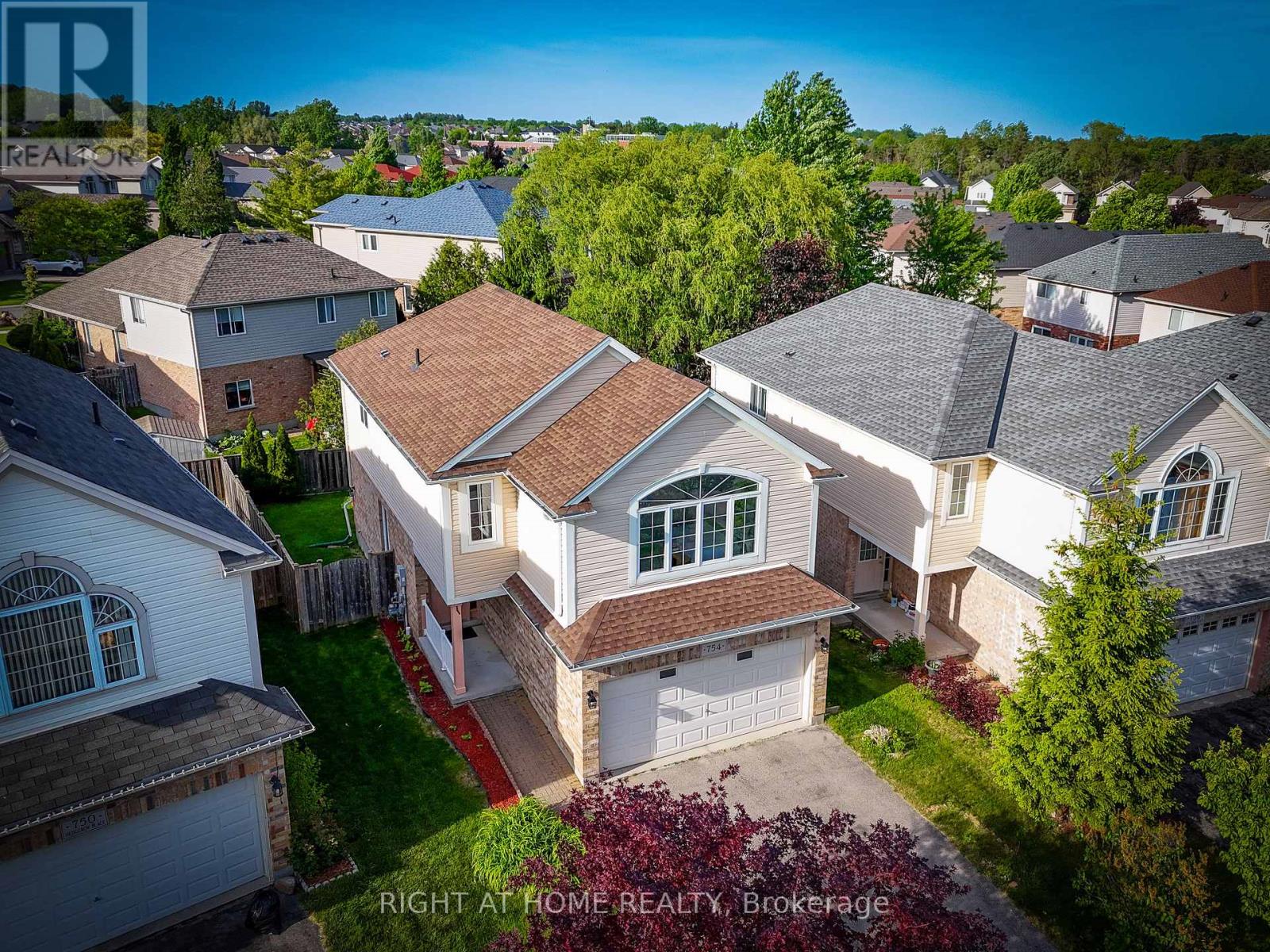 754 Hedgerow Place, London North, Ontario  N5X 4L6 - Photo 2 - X13662914