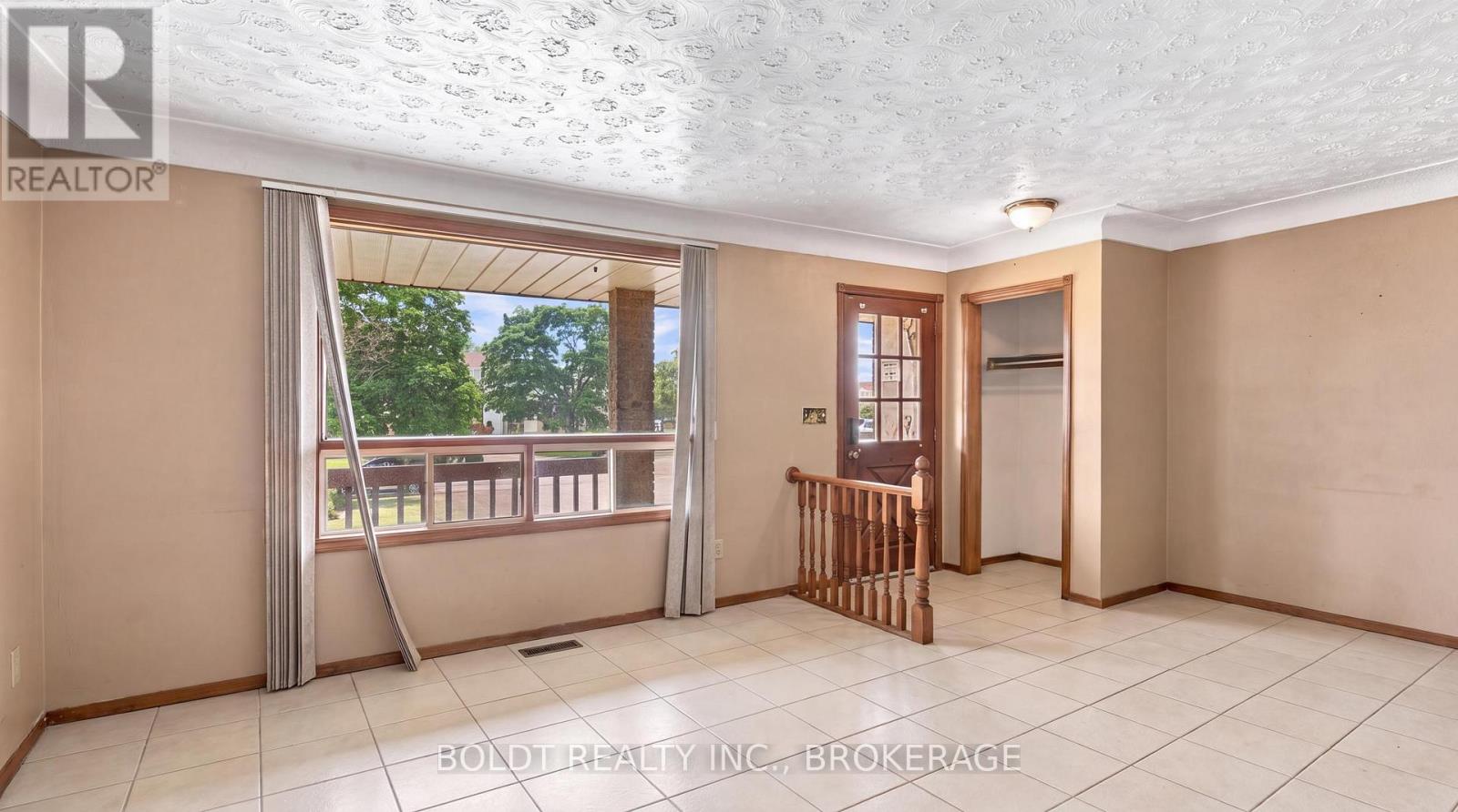 44 Culligan Crescent, Thorold, Ontario  L2V 4P1 - Photo 4 - X13662978