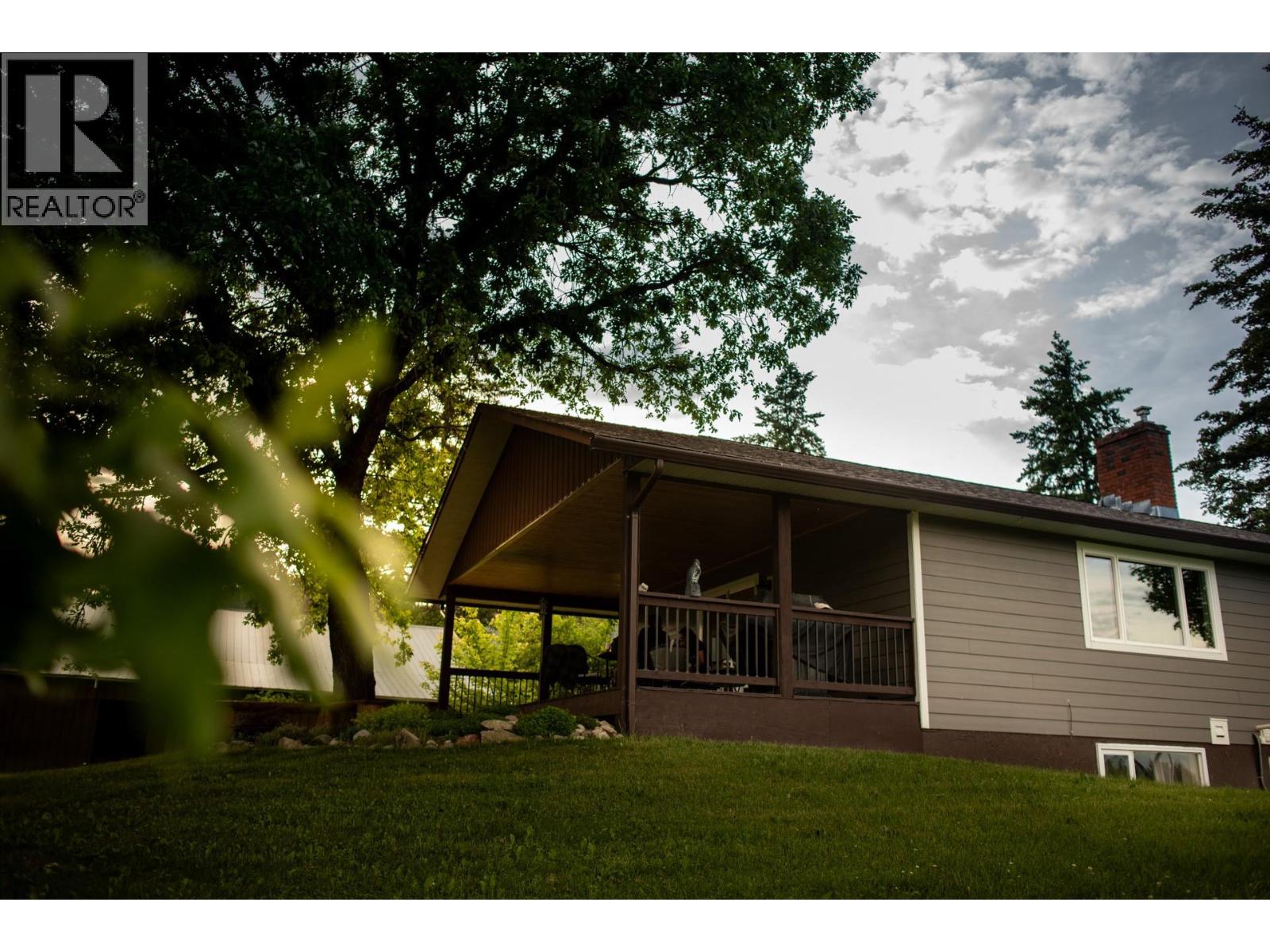 4355 Walbridge Road, Spallumcheen, British Columbia  V4Y 0N4 - Photo 2 - 10397243