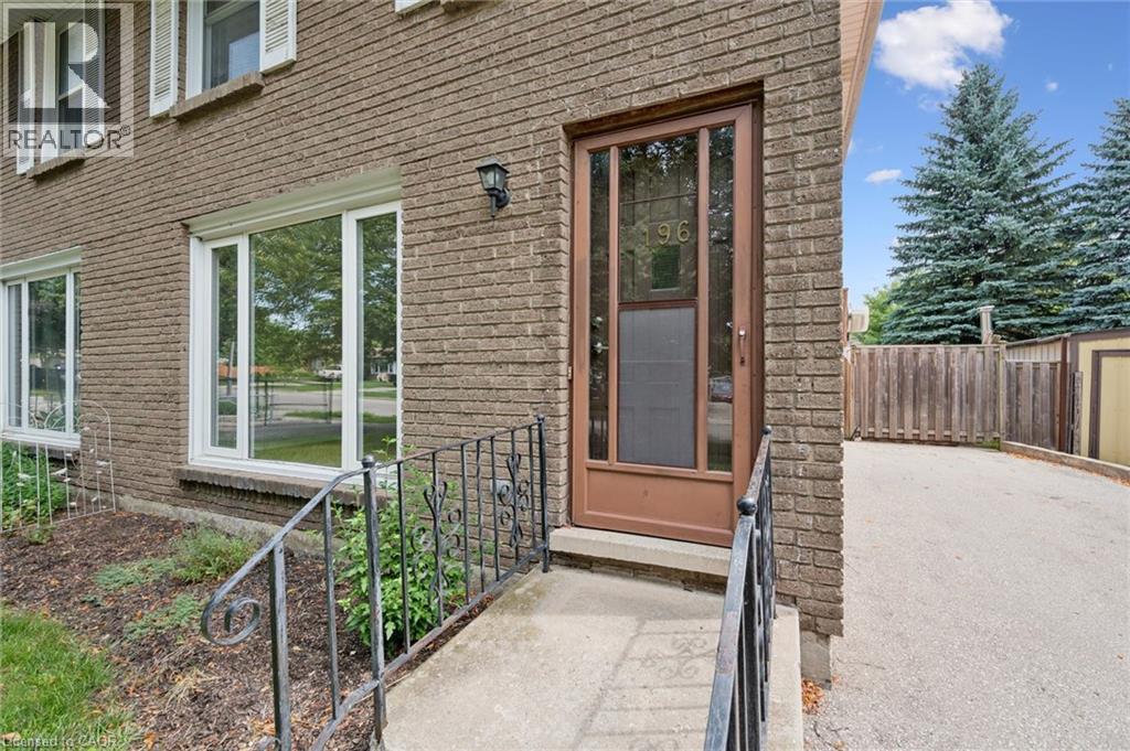 196 The Greenway, Cambridge, Ontario  N1R 6L9 - Photo 4 - 40853913